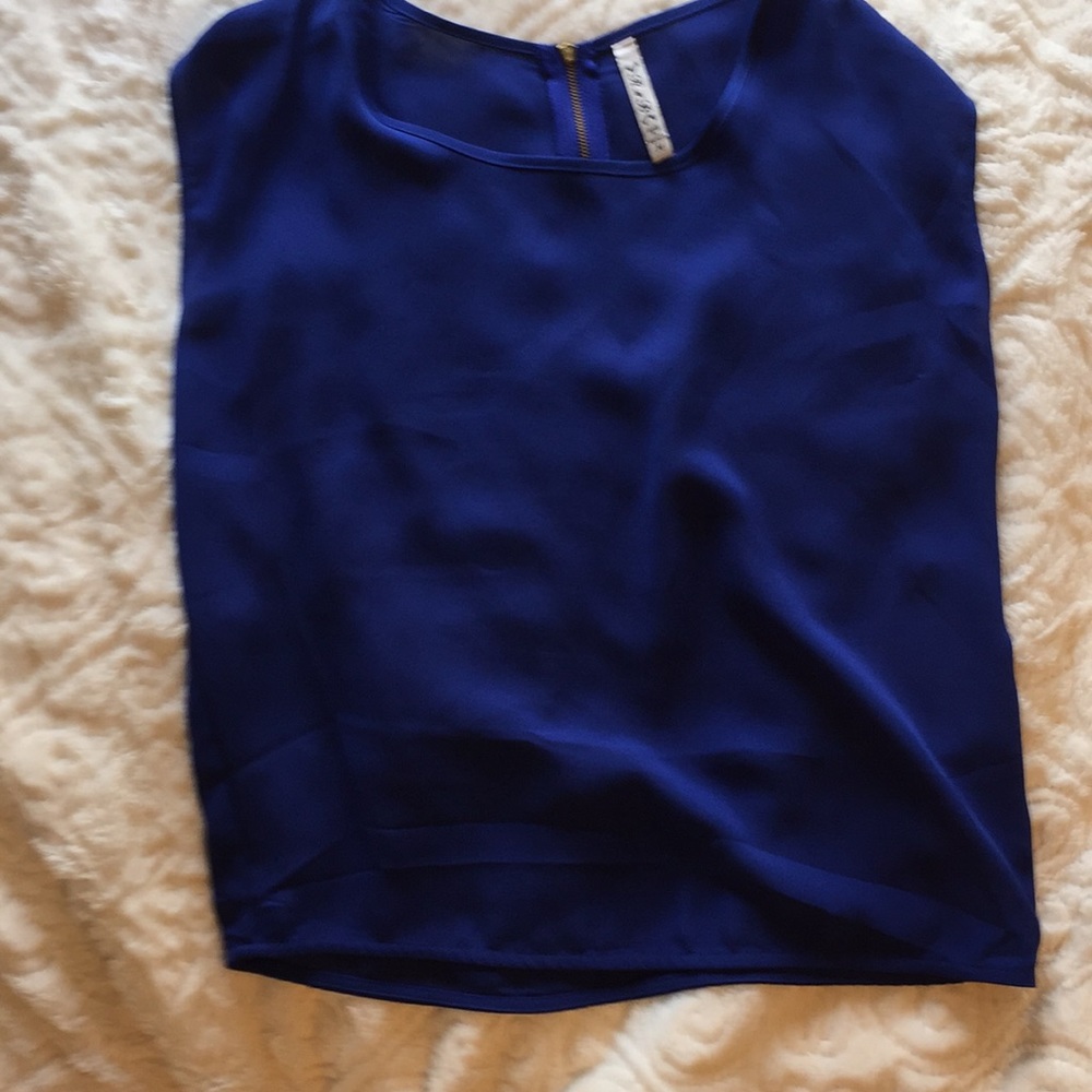 Blue top